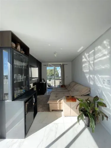 Destak Imóveis vende apartamento semi-mobiliado, de 133m² privativos,