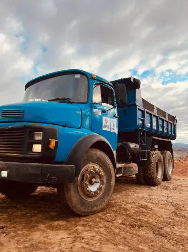 CAMINHAO CACAMBA MB 1113 / CARRO TRABALHANDO - ACEITO TROCA 