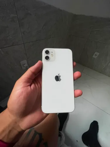 Vendo Iphone11 tudo ok  bateria 100% ? Face ID?tela ?