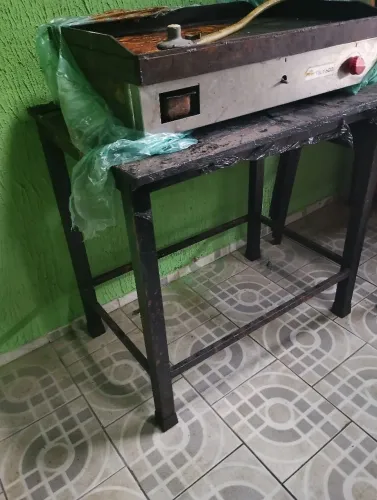 Vendo Chapa com 2 queimadores.