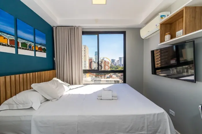 Studio mobiliado à venda no All You Need Centro Curitiba | Andar alto e pronto para Airbnb