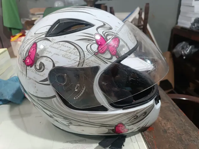 Capacete feminino 