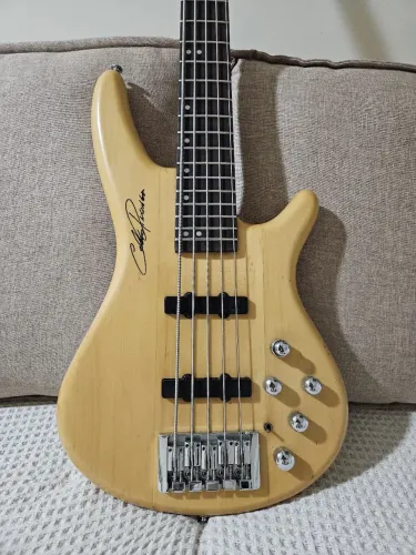 Baixo Condor signature Celso pixinga