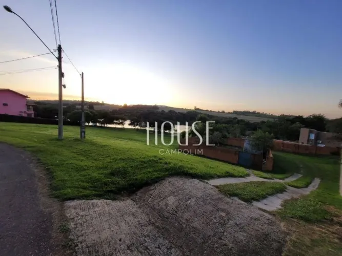 Terreno à venda em Araçoiaba da Serra, com 946m² | Condomínio de alto padrão Village Ipane