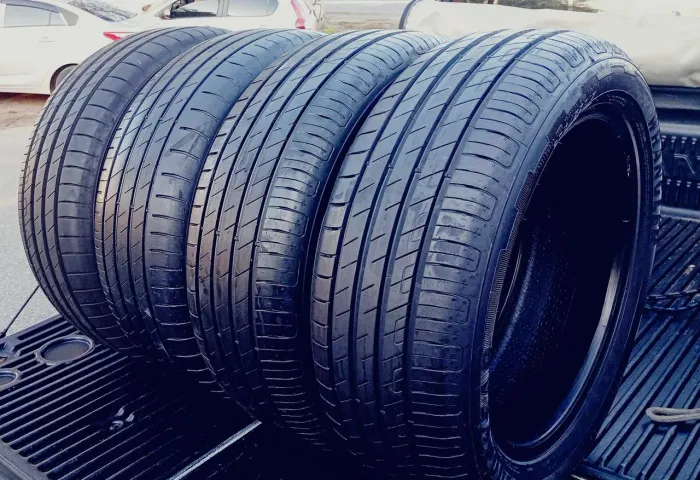 Pneu 205/55 aro 17 Goodyear