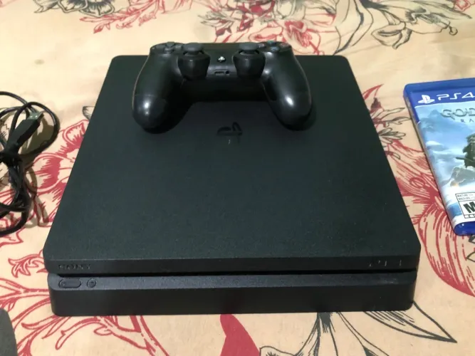 PS4 Slim 1TB Semi Novo - 9 Meses de Uso - Nunca Aberto - 1 Controle Original