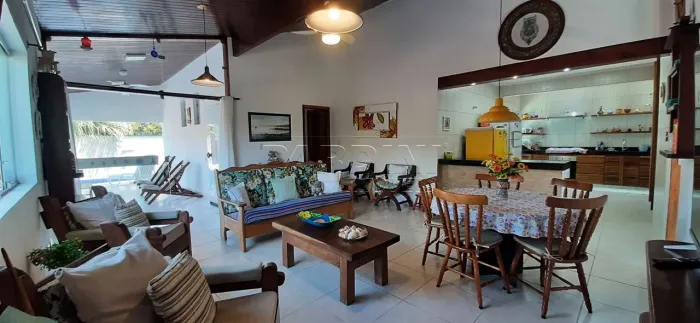Ótima casa em condomínio, com 4 dormitórios, piscina e espaço gourmet, na praia do Lázaro