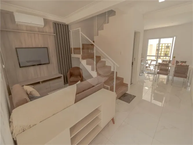 Casa à venda com 2 quartos em condomínio no Jardim Simus em Sorocaba SP