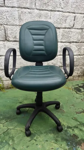 Cadeira de escritório com rodas