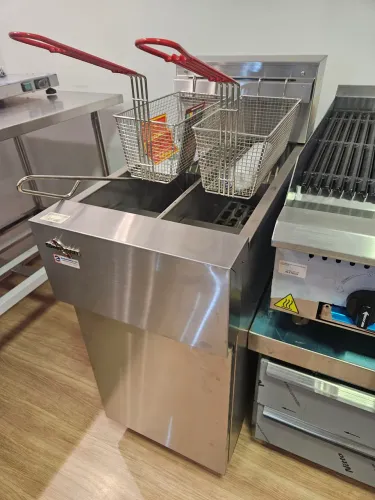 fritadeira a gás zona fria 90.000 BTUS - a pronta entrega