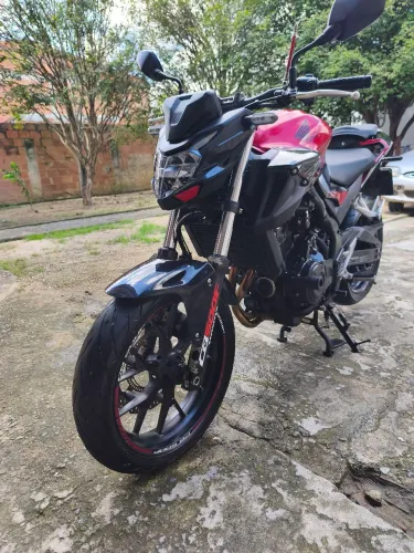 CB500F muito nova zera só 8.000 km