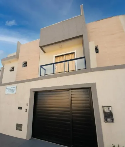 Casa de Frente para o Mar em Ipitanga | 3 Quartos | Mobiliada | R$ 5.500/mês