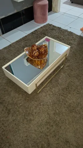 Mesa de centro completo com decoração..
