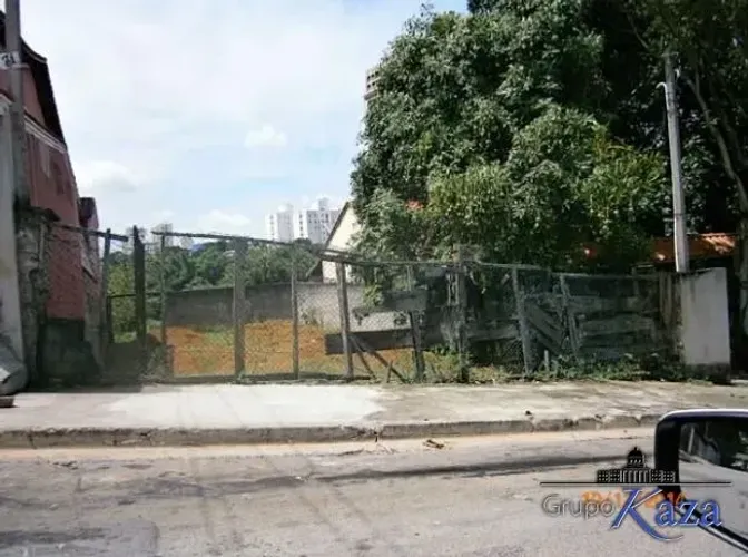 Terreno a venda no Bosque dos Eucaliptos com 250 metros