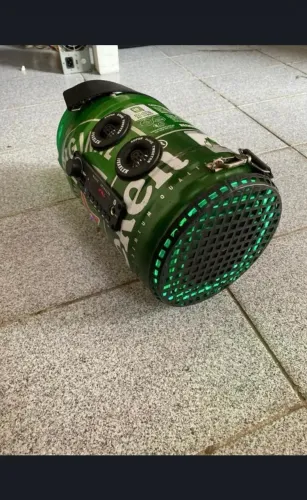 Caixa de som artesanal feita com barrilzinho/lata de Heineken de 5 litros,