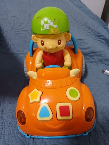Carrinho infantil (com defeito)