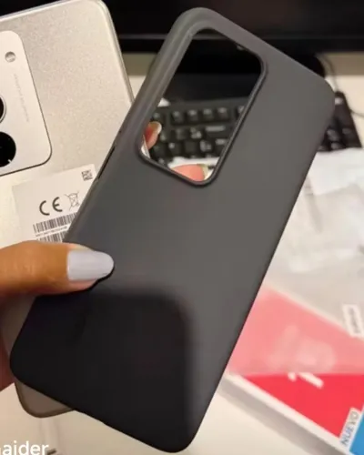 Capinha Original do Smartphone Xiaomi  Redmi 15 4G, Nova Sem Uso, Cor Preta