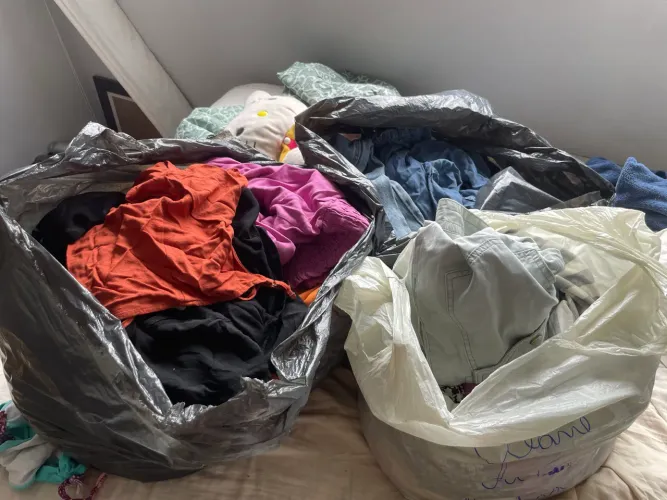 sacos com roupas femininas  