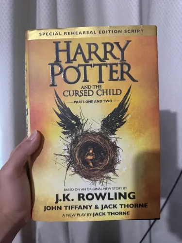 Harry Potter and the Cursed Child (Inglês) - Edição Original