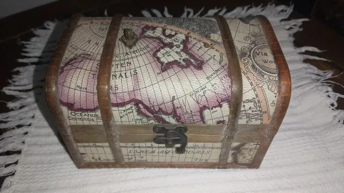 Caixa de madeira porta jóia antiga 