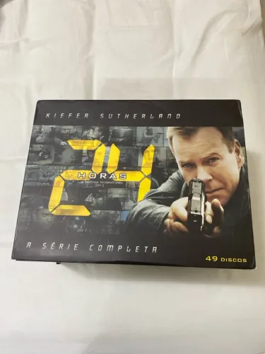 box de DVDs de 24 Horas, com o ator Kiefer Sutherland.