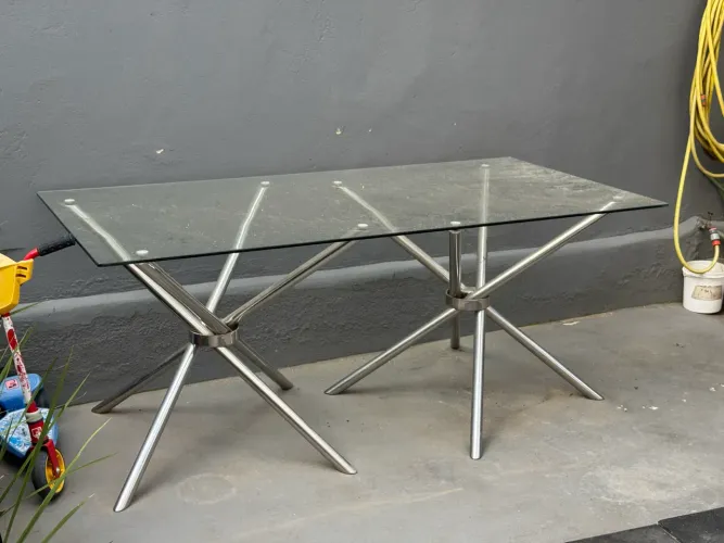 Mesa de alumínio com cadeiras 