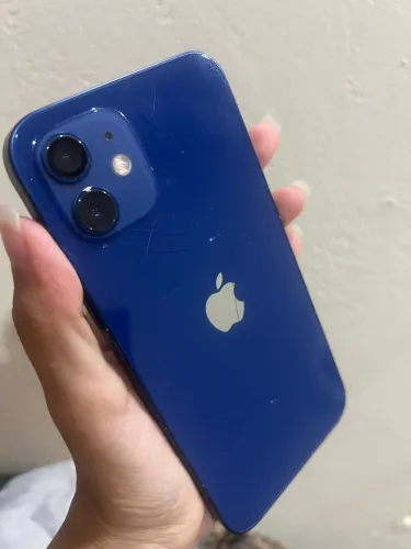 iPhone 12 traseira trincada