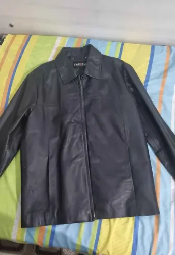 Jaqueta Farbene de couro tamanho p
