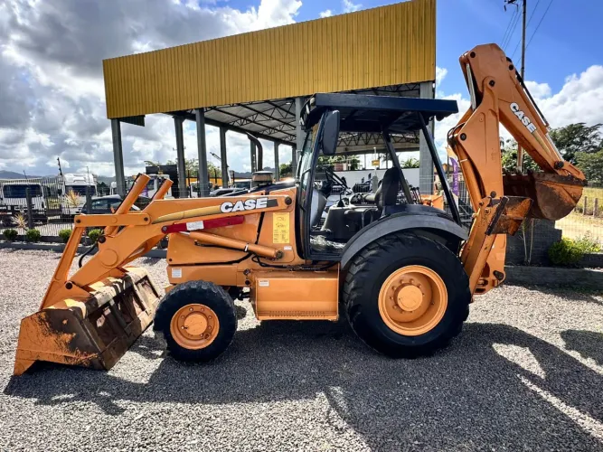 Retroescavadeira Case 4x4