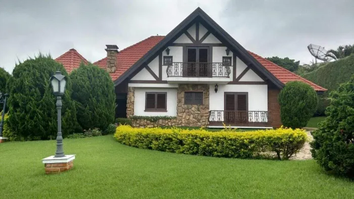Casa de campo estilo Colonial em Ibiúna