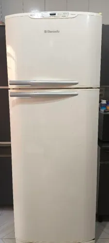 Geladeira Branca Frost Free DF45 Electrolux 127V