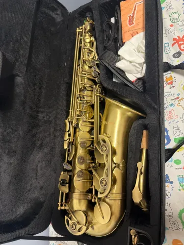 Saxophone novo nunca usado