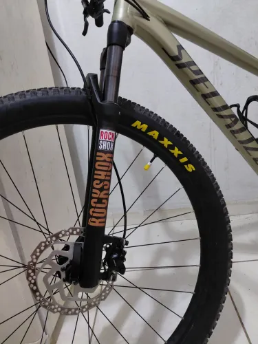 MOUNTAIN BIKE SPECIALIZED