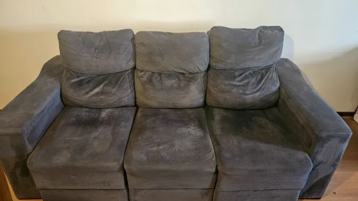 Sofá retrátil reclinavel <br>210x180cm<br>Entrego com taxa.<br>Retirada no centro