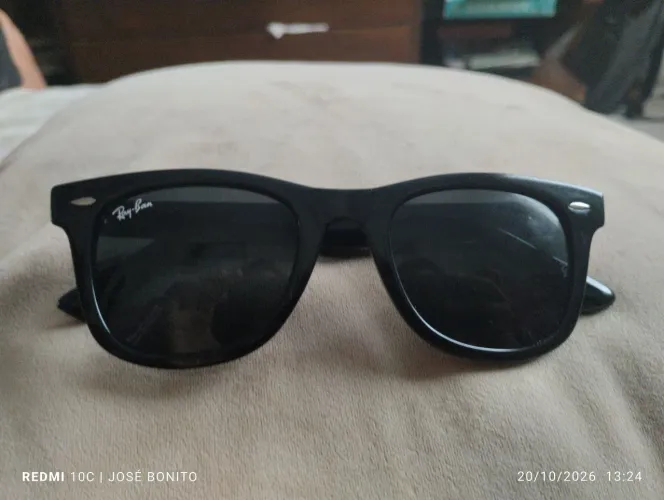 Tenho esse óculos lindo da Ray-ban quase nunca foi usado original no máximo 5 vezes
