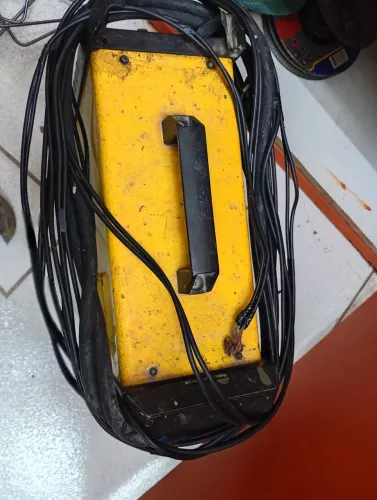 Máquina de solda inversora Esab 