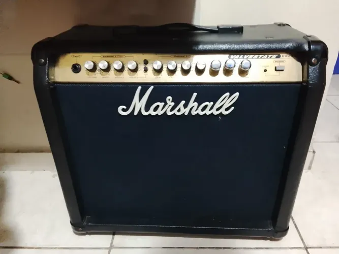 amplificador marshal pré válvulado inglês com Reverb
