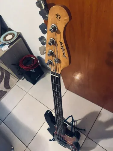 PARCELO CARTÃO --Baixo Strinberg Jazz Bass + Capa - Ótimo estado! ACEITO OFERTAS