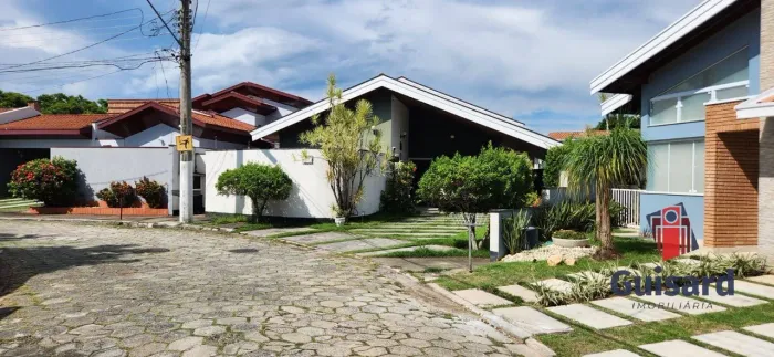Casa Res. Vila Velha/ 3 dorm. 01 suíte/ 198m² Taubaté-SP