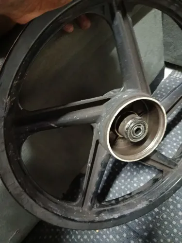 estou vendendo essa roda da mottu no valor 200$$