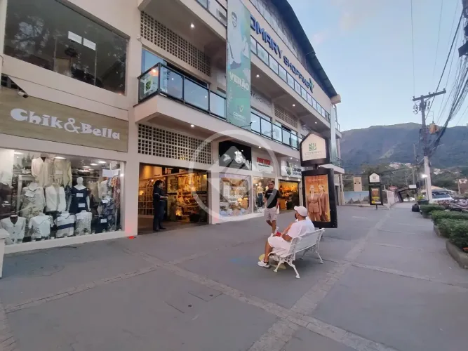 Lojas Conjugadas à Venda no Comary Shopping | Alto Teresópolis | Em Frente à Feirinha | En
