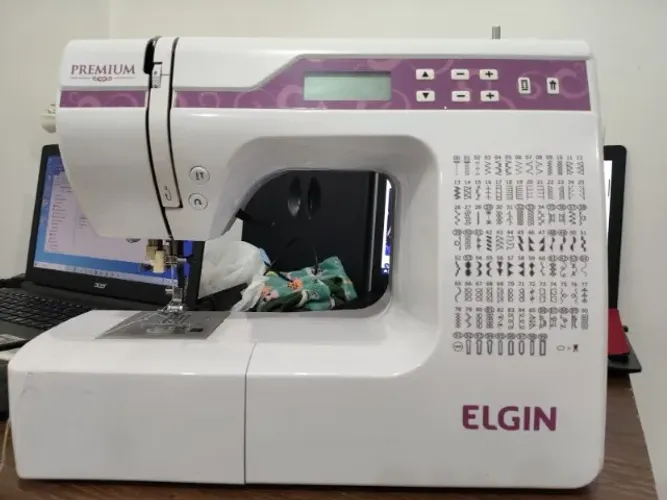 Máquina de Costura Elgin Premium