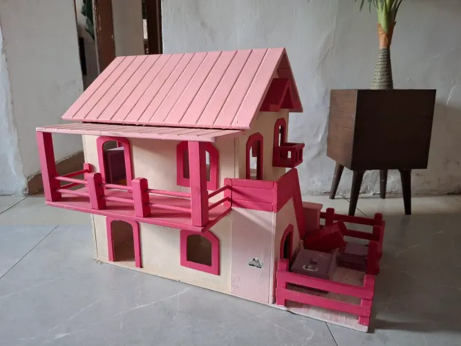 Vendo casinha de boneca 