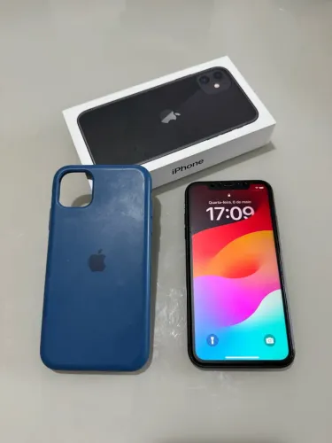 iPhone 11 64GB Preto - Acompanha Caixa e Carregador - Impecável!