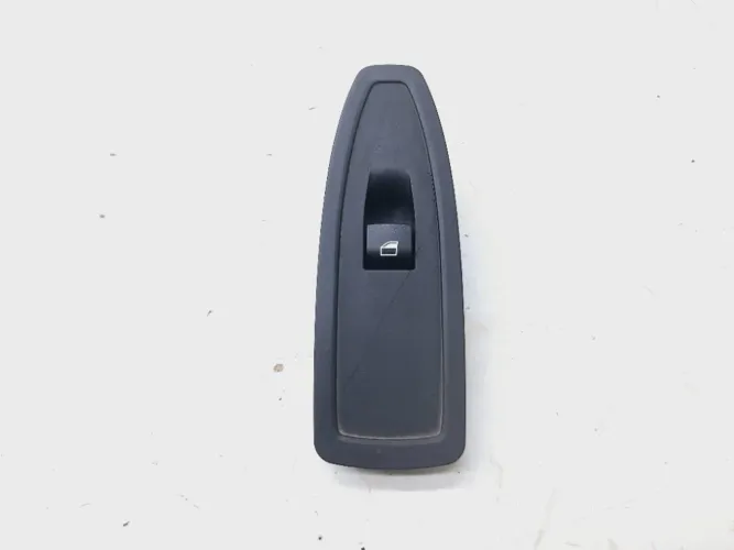 Botão Comando Vidro Dianteiro Direito Bmw 125i 2.0t 2014