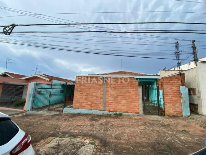 Casa comercial/residencial avenida de grande fluxo no bairro Castelinho