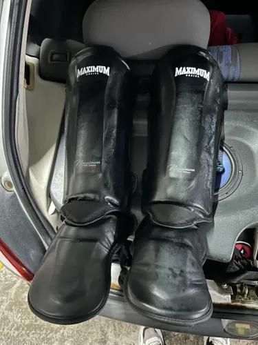 Caneleira Muay Thai E Kickboxing Maximum Alta Performance Cor Preto Tamanho G