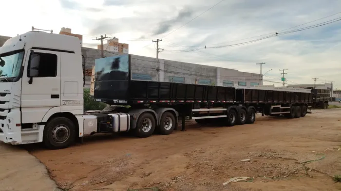Alugo carreta de todos os tipos