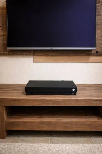 Xbox Onex X 1TB+ Acessórios