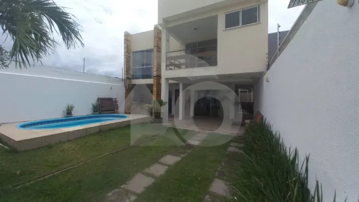 Casa para vender com 5 Quartos no Bairro Atalaia em Aracaju